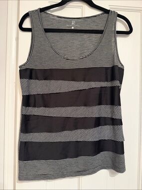New York & Company Black and White Striped Scoop Neck Tank